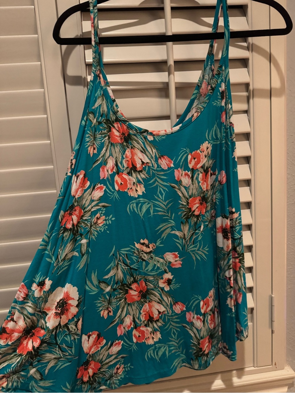 Floral Summer Top! Size L